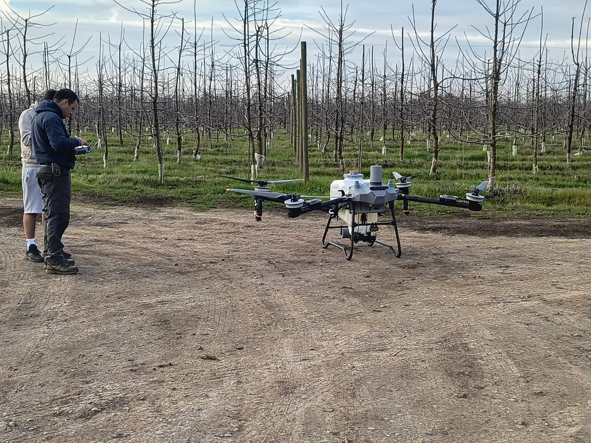 Drone agrícola JEB en terreno